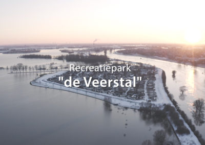 Recreatiepark de Veerstal met hoogwater èn sneeuw